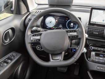 Foto Nummer 7: HYUNDAI INSTER